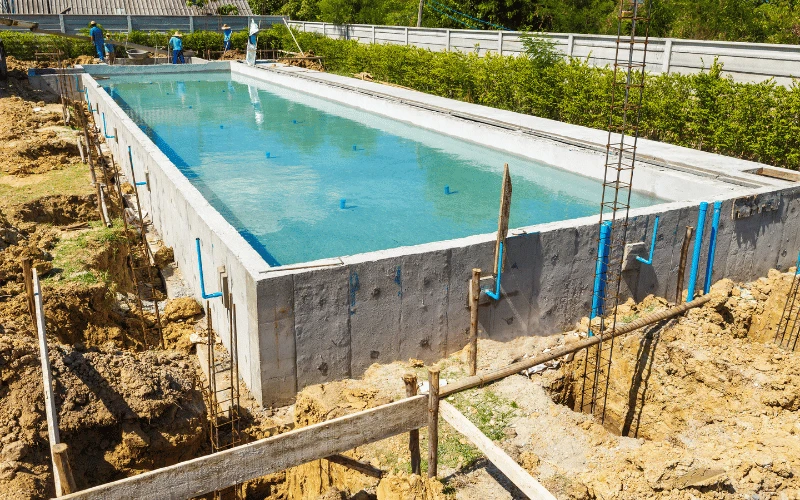Traumpool-Oberosterreich-Beleuchteter-Nacht-Pool